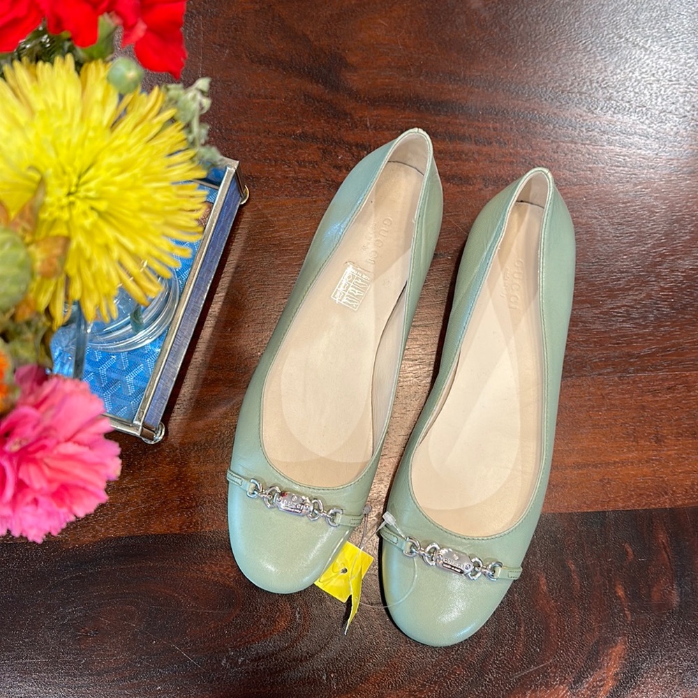GUCCI pistachio green flats